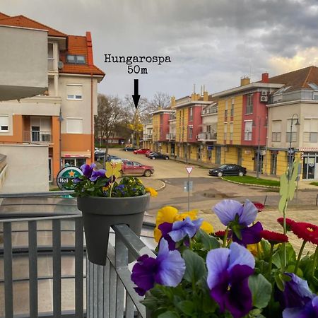 Happy Seasons Szoboszlo Apartment Hajduszoboszlo Bagian luar foto